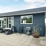 4 Star In Juelsminde *