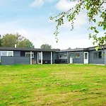 4 Star In Juelsminde Nyaraló