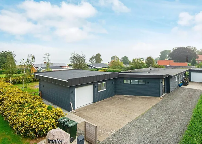 Holiday home 4 Star In Juelsminde *